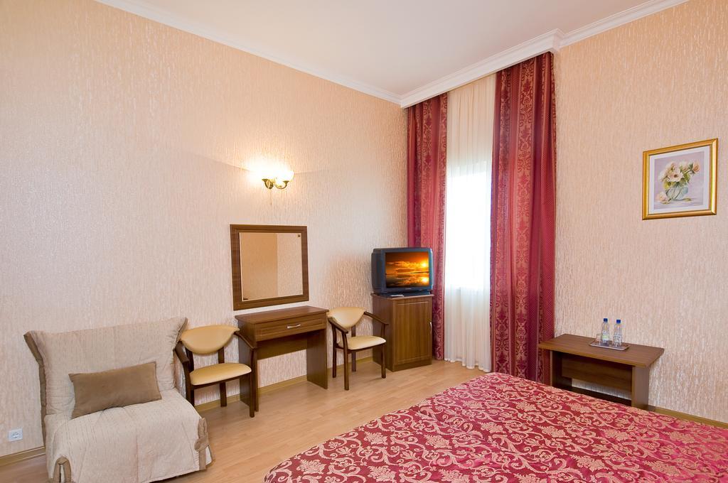 Vizit Hotel Krasnodar Room photo